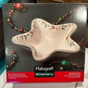 Pfaltzgraff Winterberry Star Shaped Serve Bowl NWT